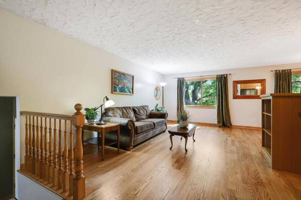 5280 W 137th ST, Savage, MN 55378