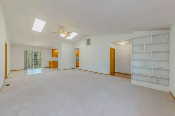 1281 Munson Dr, Ashland, OR 97520