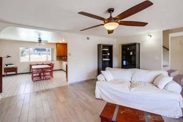 5954 Broadmoor Dr, La Mesa, CA 91942