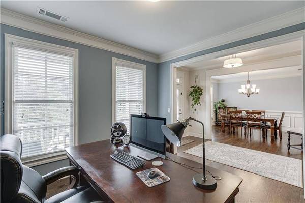 6522 Lemon Grass LN, Flowery Branch, GA 30542