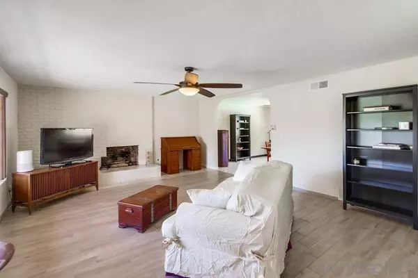 5954 Broadmoor Dr, La Mesa, CA 91942