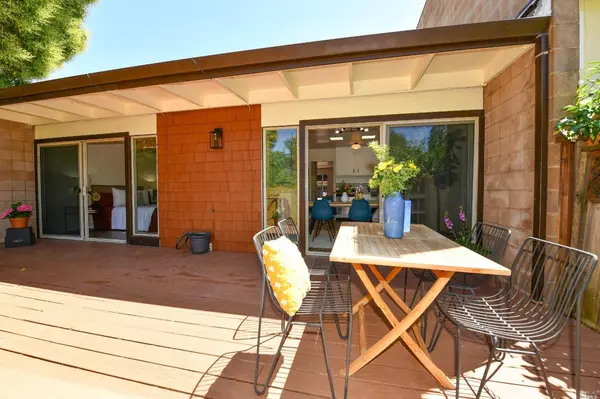 3142 Valley Green LN, Napa, CA 94558