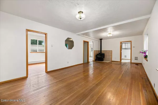 6239 W New Hampshire St, Spirit Lake, ID 83869