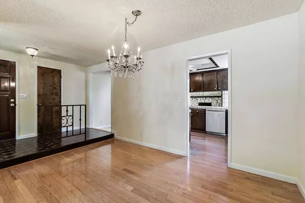 7040 Warbler WAY, Sacramento, CA 95831