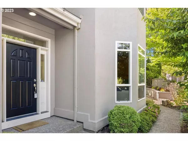 2 MORNINGVIEW PL, Lake Oswego, OR 97035