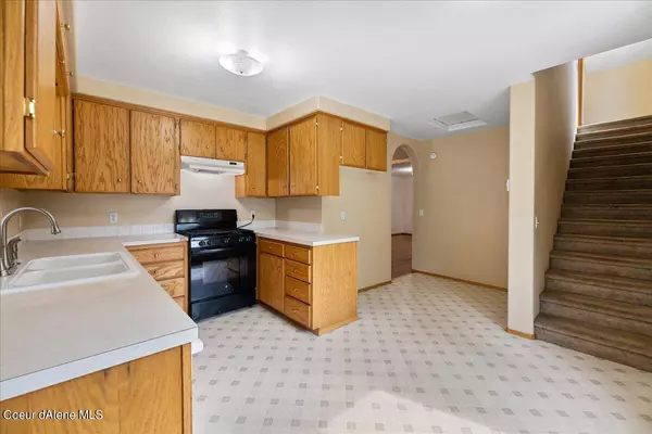 6239 W New Hampshire St, Spirit Lake, ID 83869