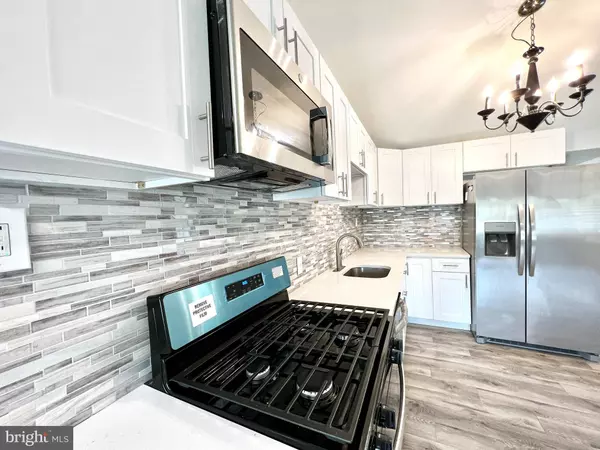 620 WINDSOR AVE, Maple Shade, NJ 08052