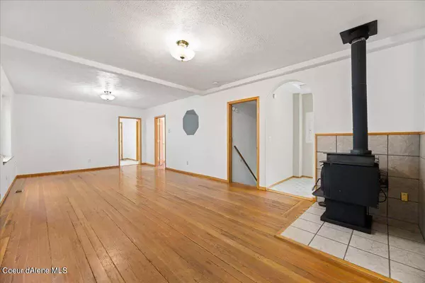 6239 W New Hampshire St, Spirit Lake, ID 83869