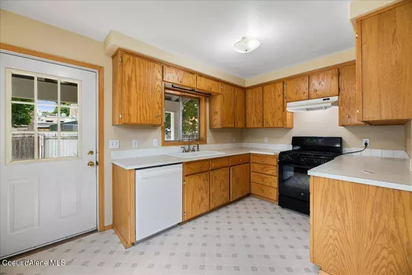 6239 W New Hampshire St, Spirit Lake, ID 83869