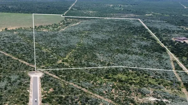 1555 CR400, Uvalde, TX 78801