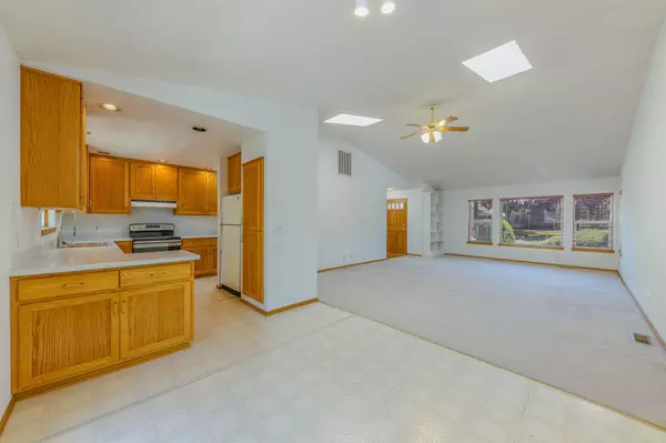 1281 Munson Dr, Ashland, OR 97520