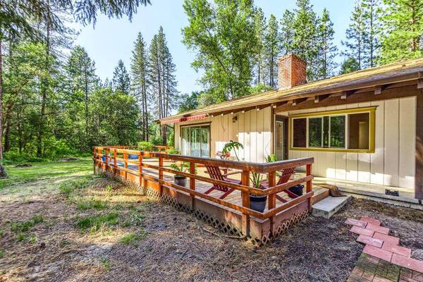 5189 E Evans Creek Rd, Rogue River, OR 97537