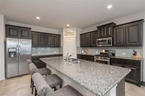 2428 Clay Creek Lane, Fort Worth, TX 76177