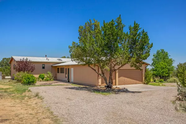 1 Agila CT, White Rock, NM 87547