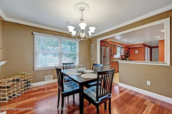 52 Shasta Lane, Toms River, NJ 08753