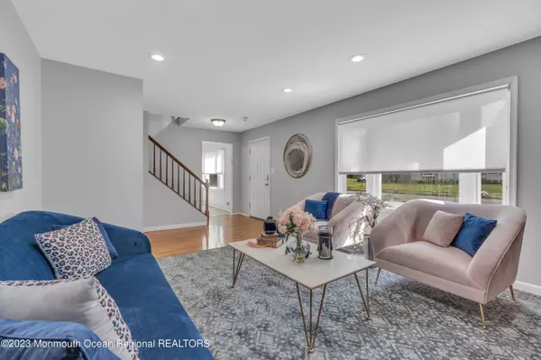 163 Colonial Drive, Lakewood, NJ 08701