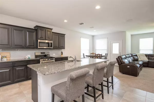 2428 Clay Creek Lane, Fort Worth, TX 76177