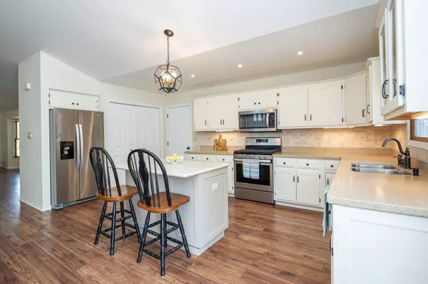 2808 Campbell ST, Joliet, IL 60435