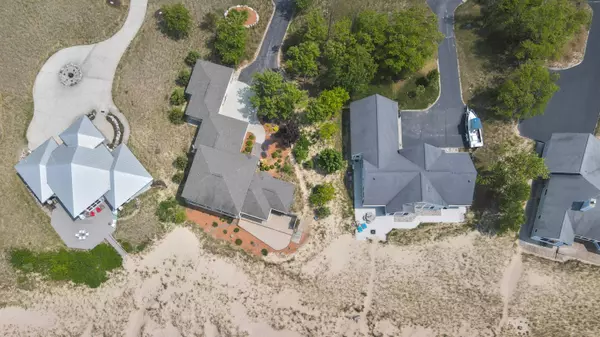 312 Dunes Drive, Manistee, MI 49660