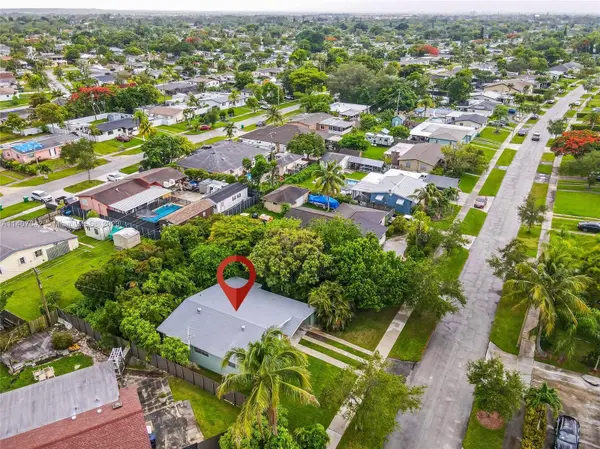 9850 Jamaica Dr, Cutler Bay, FL 33189