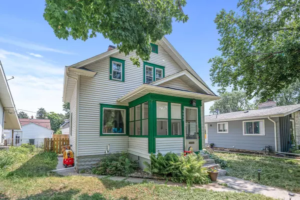 4042 Queen AVE N, Minneapolis, MN 55412