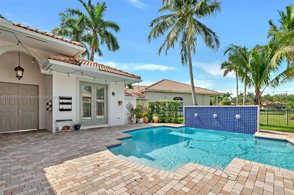 2561 Jardin Mnr, Weston, FL 33327