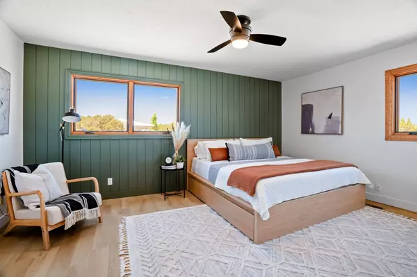 1 Agila CT, White Rock, NM 87547