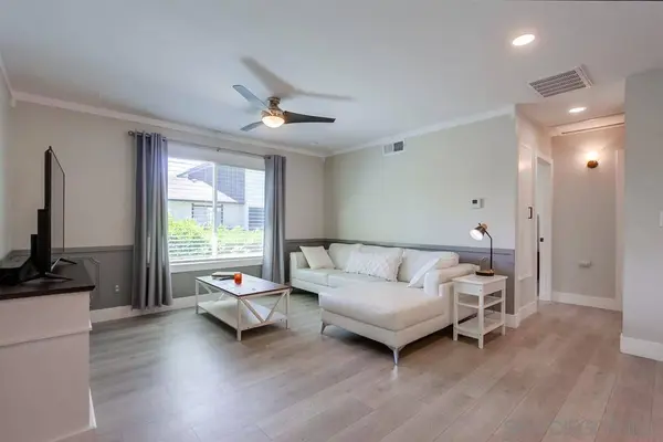 10156 Carefree Dr, Santee, CA 92071