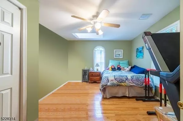 6 Terrence Ave, Jefferson Twp., NJ 07849