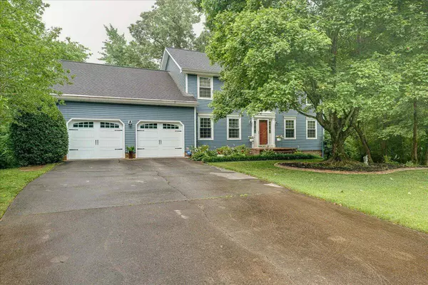 810 Ashley Forest Dr, Hixson, TN 37343