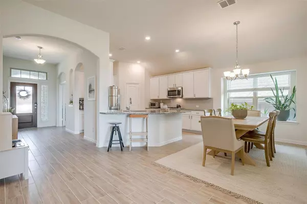 5613 Annie Creek Road, Fort Worth, TX 76126