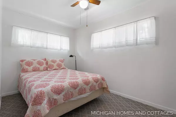 1665 Waukazoo Drive, Holland, MI 49424