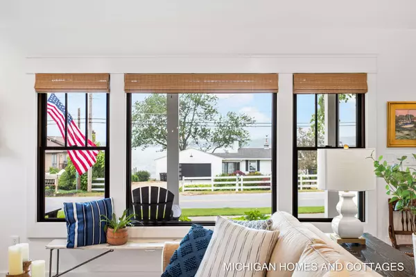 1638 South Shore Drive, Holland, MI 49423