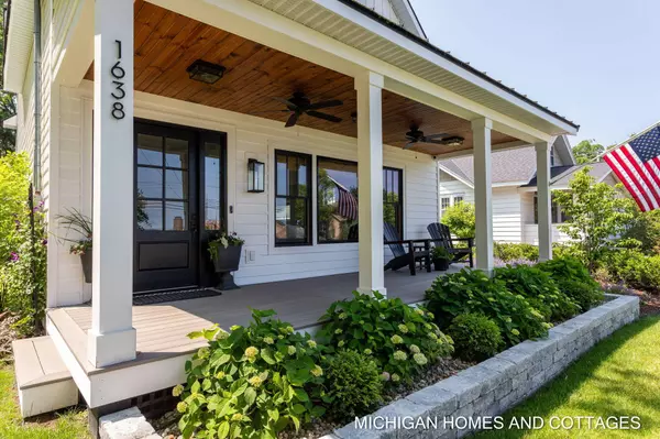 1638 South Shore Drive, Holland, MI 49423