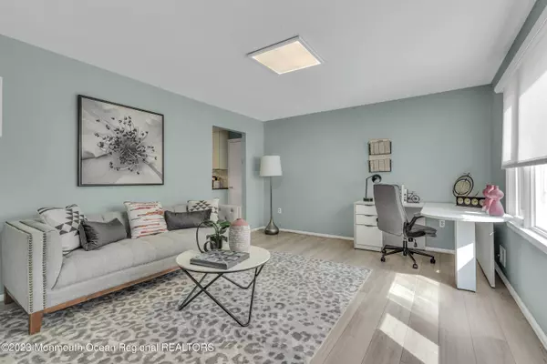 163 Colonial Drive, Lakewood, NJ 08701