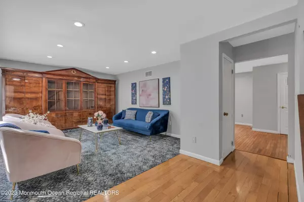 163 Colonial Drive, Lakewood, NJ 08701