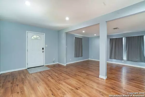 251 RADIANCE AVE, San Antonio, TX 78218-2539