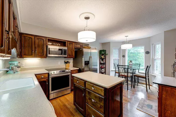 810 Ashley Forest Dr, Hixson, TN 37343