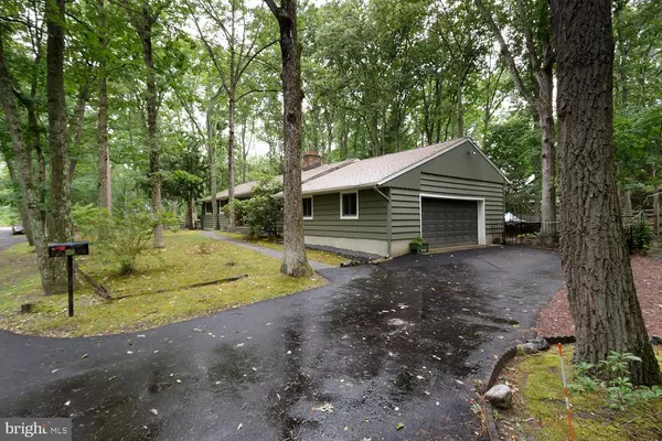 210 MIGAZEE TRL, Medford Lakes, NJ 08055