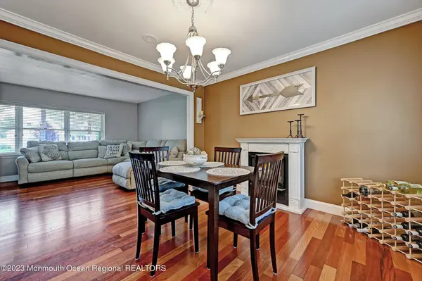 52 Shasta Lane, Toms River, NJ 08753