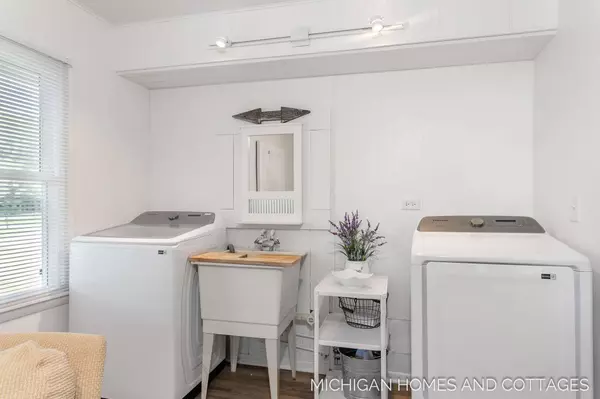 1665 Waukazoo Drive, Holland, MI 49424