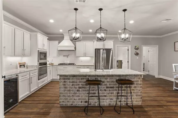 308 MARK ST, Des Allemands, LA 70030