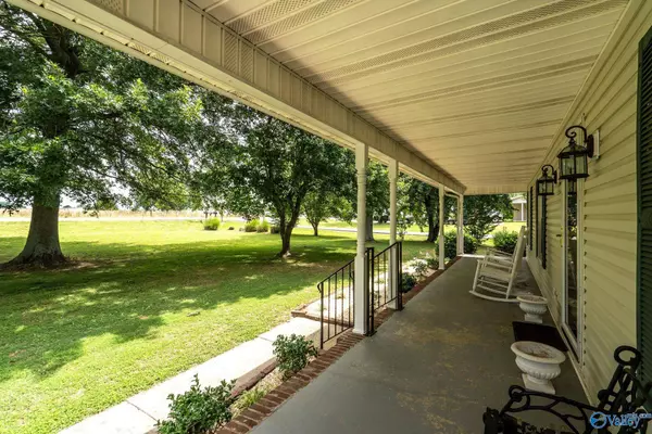 25546 Capshaw Road, Athens, AL 35613