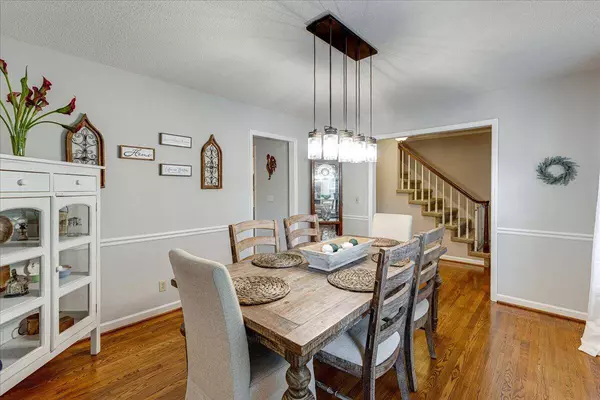 810 Ashley Forest Dr, Hixson, TN 37343