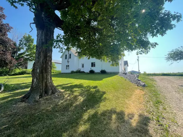 N5062 County Road S, Elmwood, WI 54740