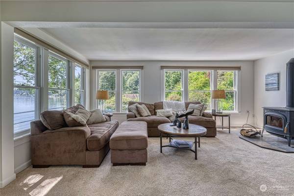1231 Maplewood Beach DR NW, Gig Harbor, WA 98332