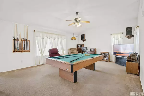 2355 Albatross Way, Sparks, NV 89441-5875