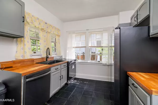 1243 Exeter Ave, Knoxville, TN 37921