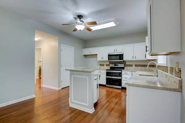 9761 Logan LN, Fishers, IN 46038