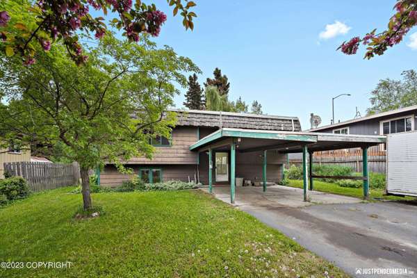 9121 Noble CIR, Anchorage, AK 99502